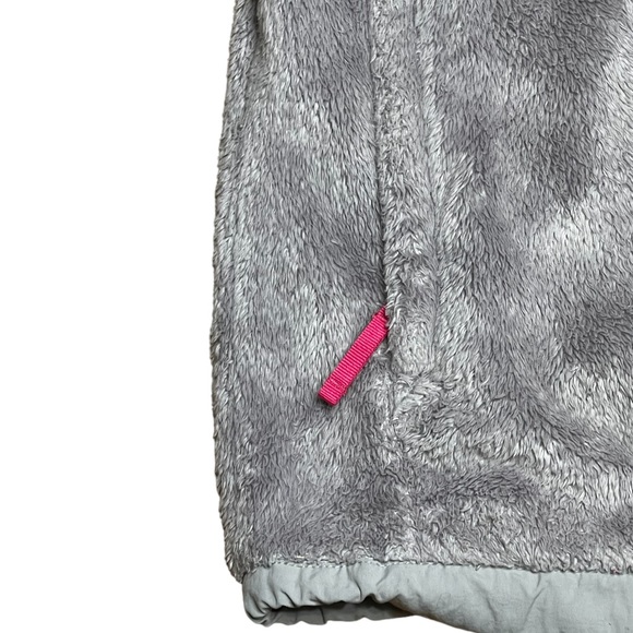 Young Women's JacketGray Fuzzy North Face size 15/16. L/G - Picture 4 of 11